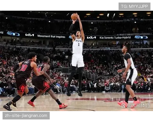 文班亚马34分18篮板7助攻5盖帽 马刺内线防守覆盖面积优势